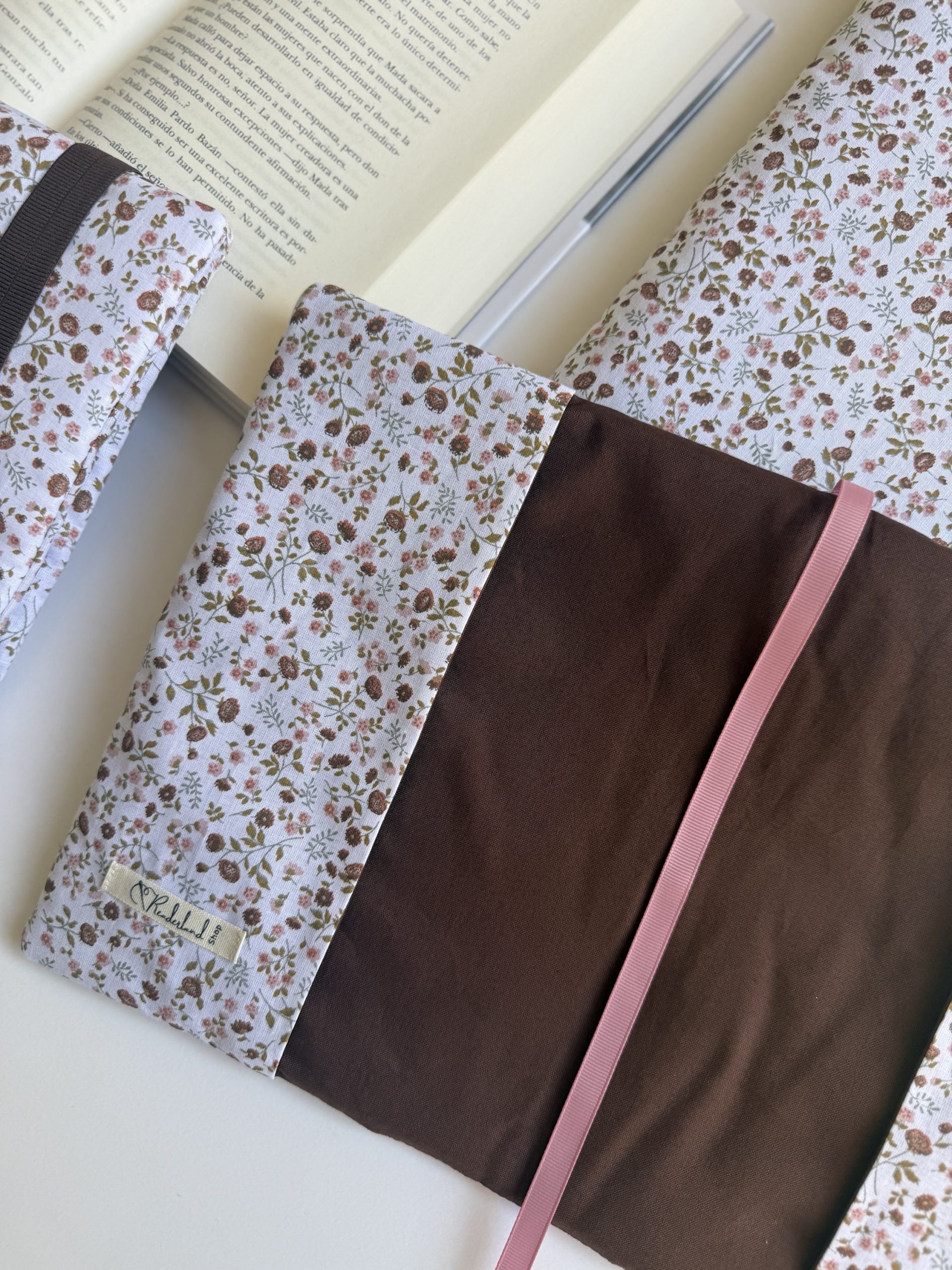 Beth – Funda de solapas para libro - Imagen 3