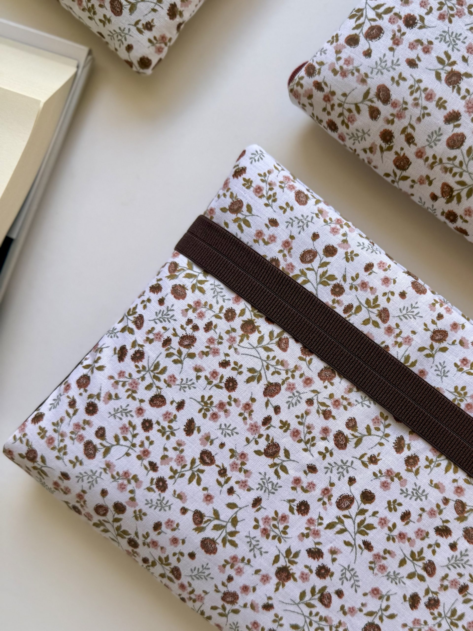 Beth – Funda de solapas para libro - Imagen 2