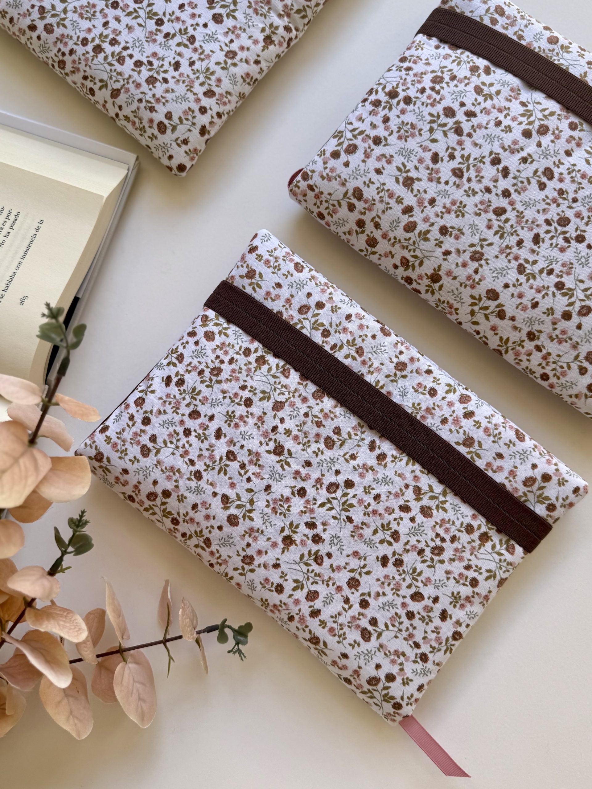 Beth – Funda de solapas para libro
