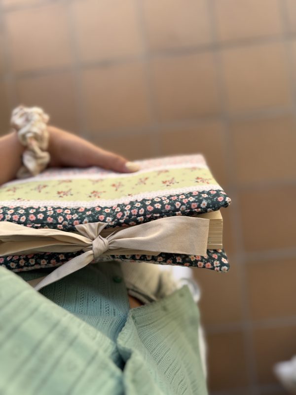 PROVENZAL FUNDA DE SOLAPAS PARA LIBRO (4)
