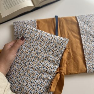 Hazel – Funda de solapas para libro