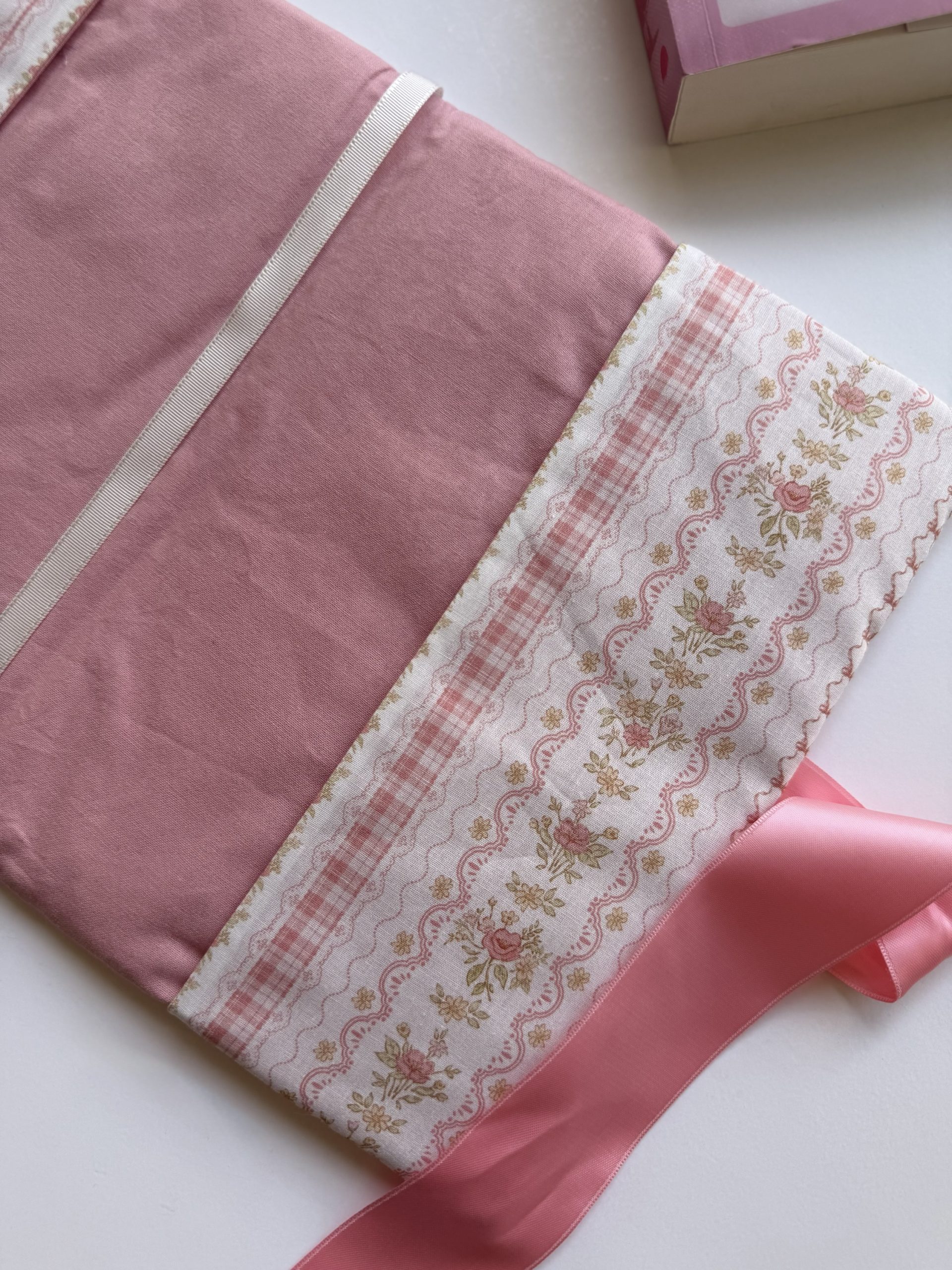 Lily – Funda de solapas para libro - Imagen 3