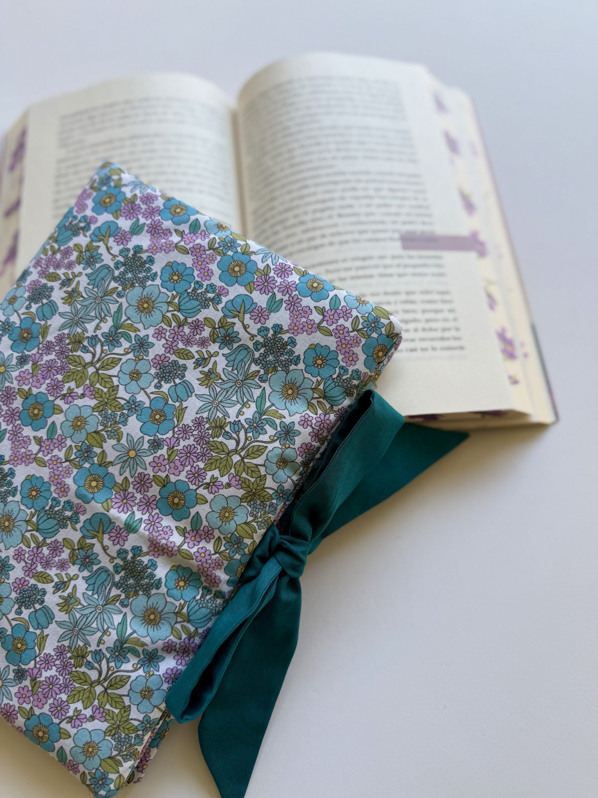 Elodie – Funda de solapas para libro