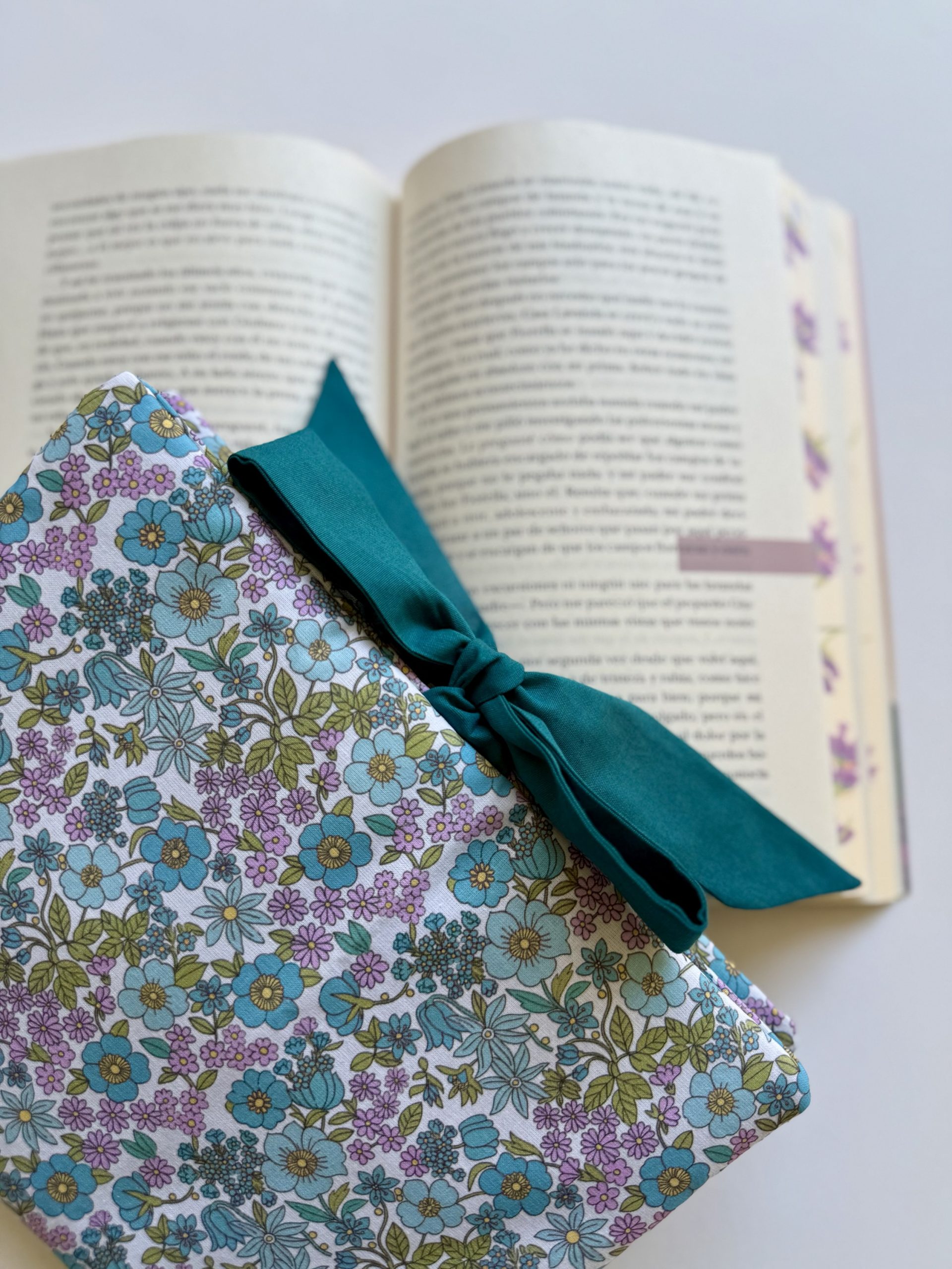 Elodie – Funda de solapas para libro - Imagen 5