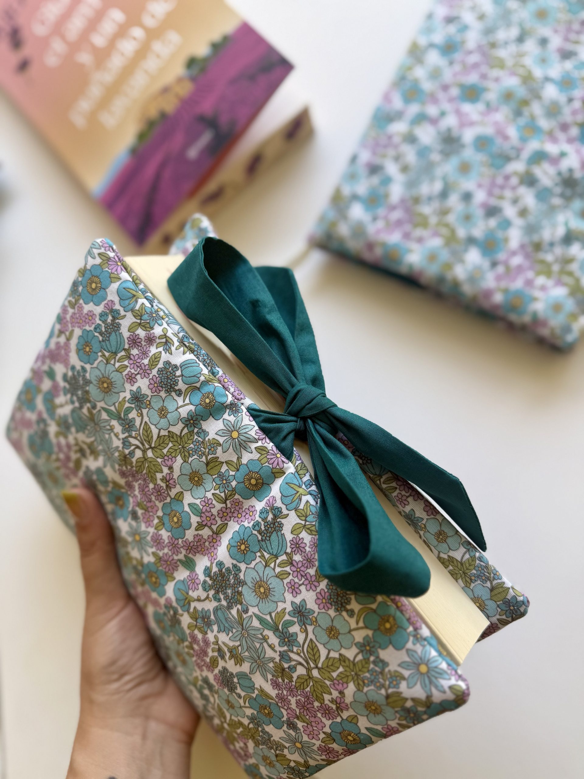 Elodie – Funda de solapas para libro - Imagen 3